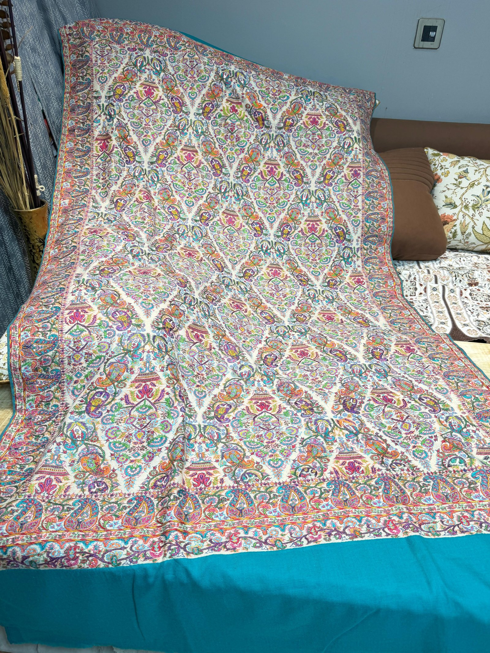 Authentic pashmina silk needle work 