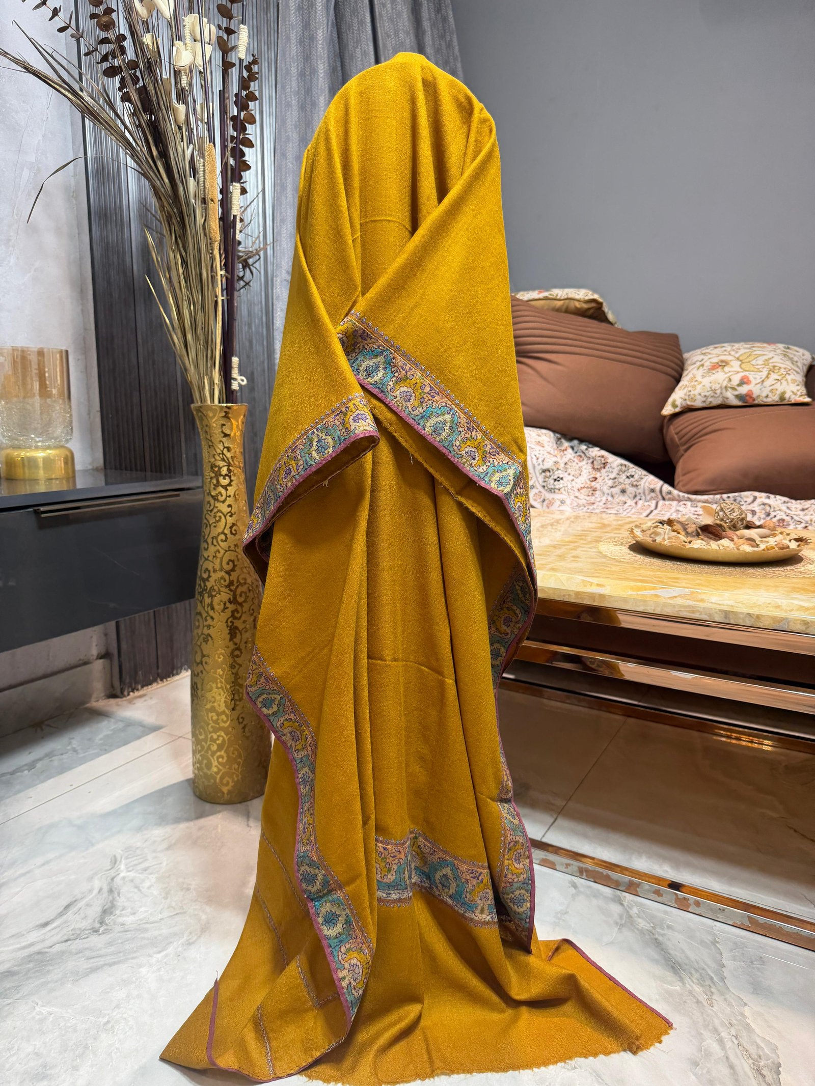 Do-rukha border on pure pashmina 