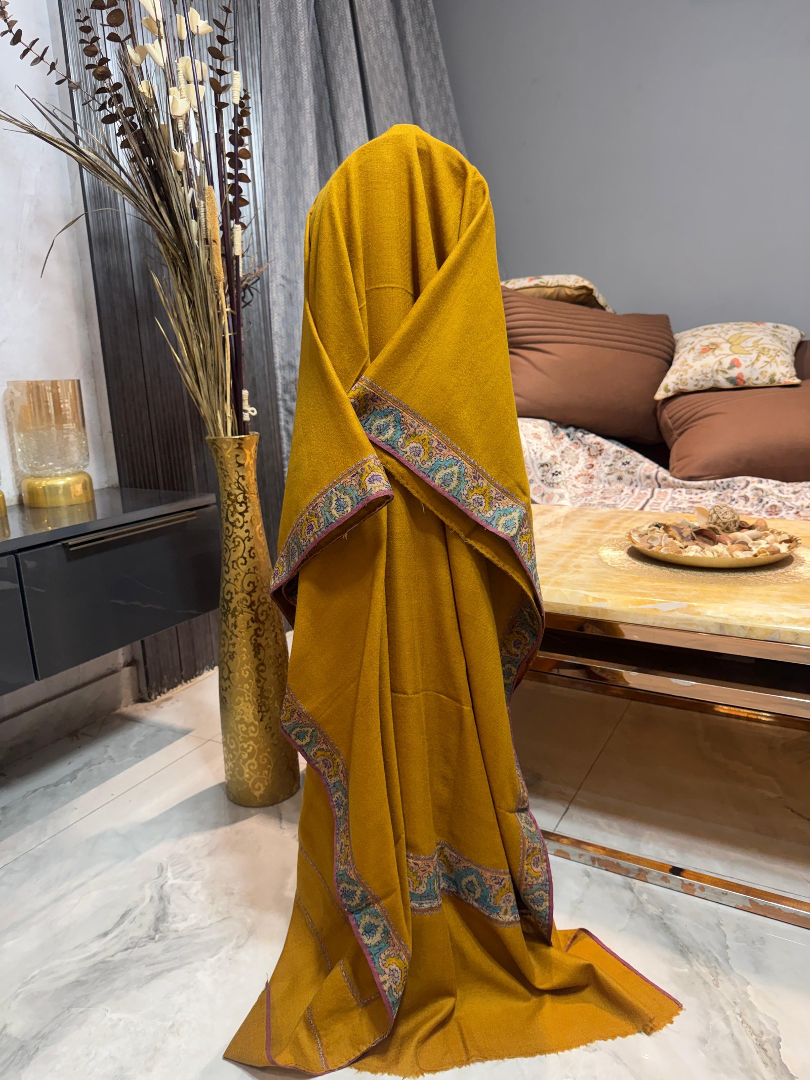 Do-rukha border on pure pashmina 